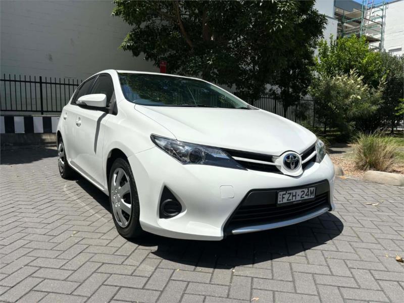 2013 TOYOTA COROLLA 5D HATCHBACK ASCENT ZRE182R